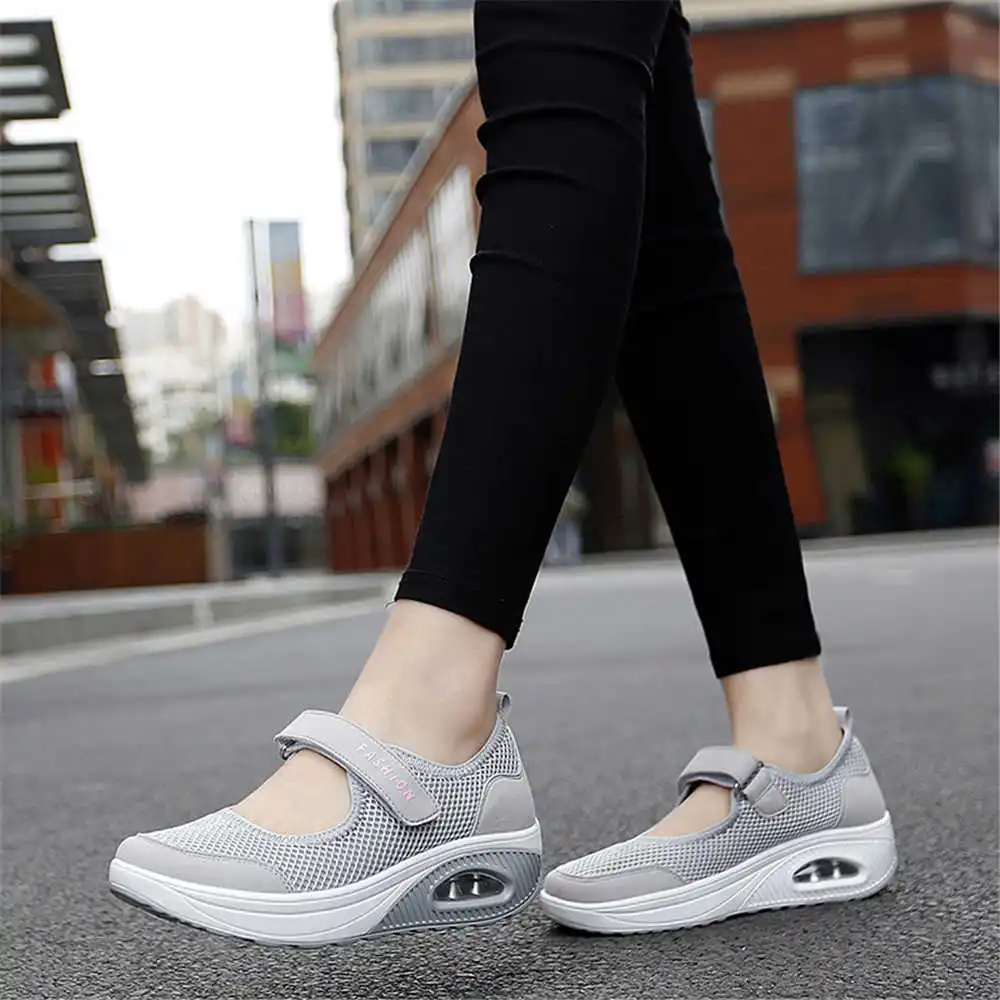 Vintage Fashion Collecting And Wearing Designer Classics - 36-41 Demi-season Colored Sneakers Walking Skates