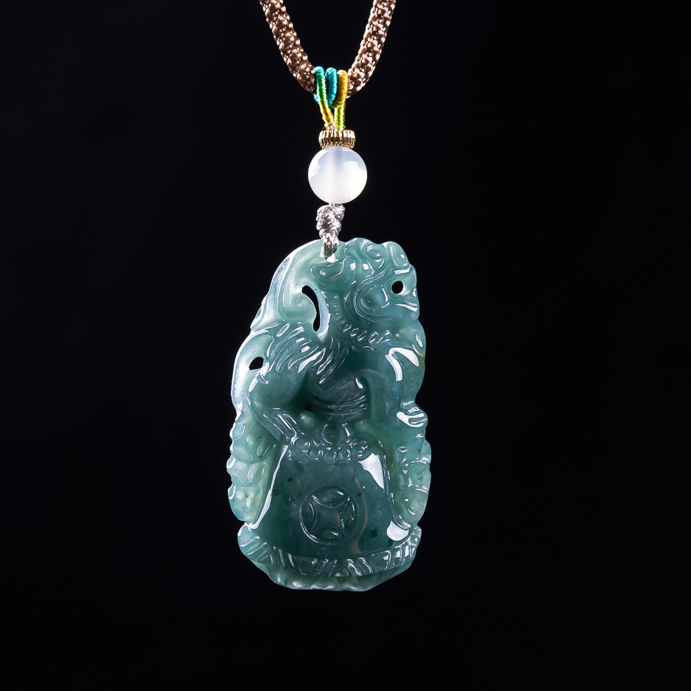 Burmese Jadeite Pixiu Pendant  - Vintage Fashion Designer 评论和价格